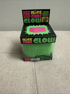 💚[BRAND NEW] SEALED NEEDOOH GREEN CUBE GLOW IN THE DARK SUPER SOLID SQUISH VIRAL